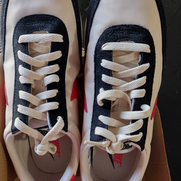 WMNS nike - Picture 2 of 4